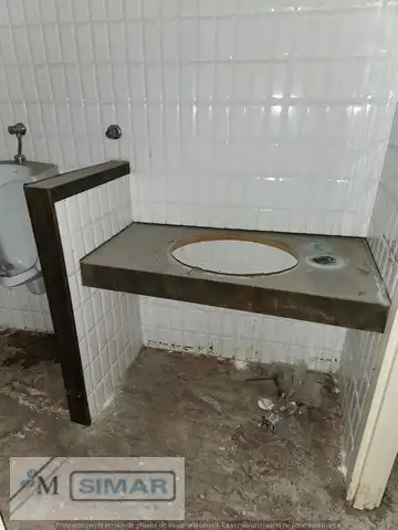Baño de Local en venta en Toledo