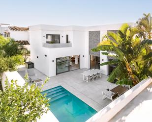 Terrace of House or chalet for sale in Marbella  with Air Conditioner, Heating and Private garden