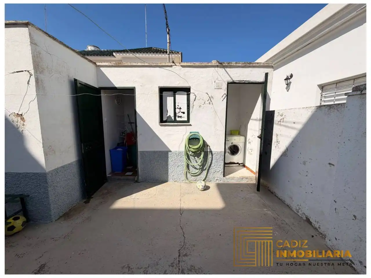Vista exterior de Casa o xalet en venda en Chipiona amb Terrassa