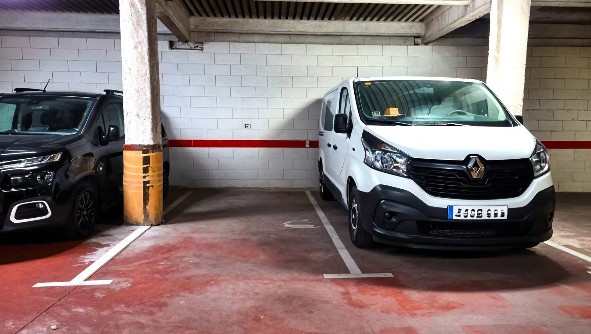 Aparcament de Pis en venda en Reus amb Calefacció, Parquet i Moblat