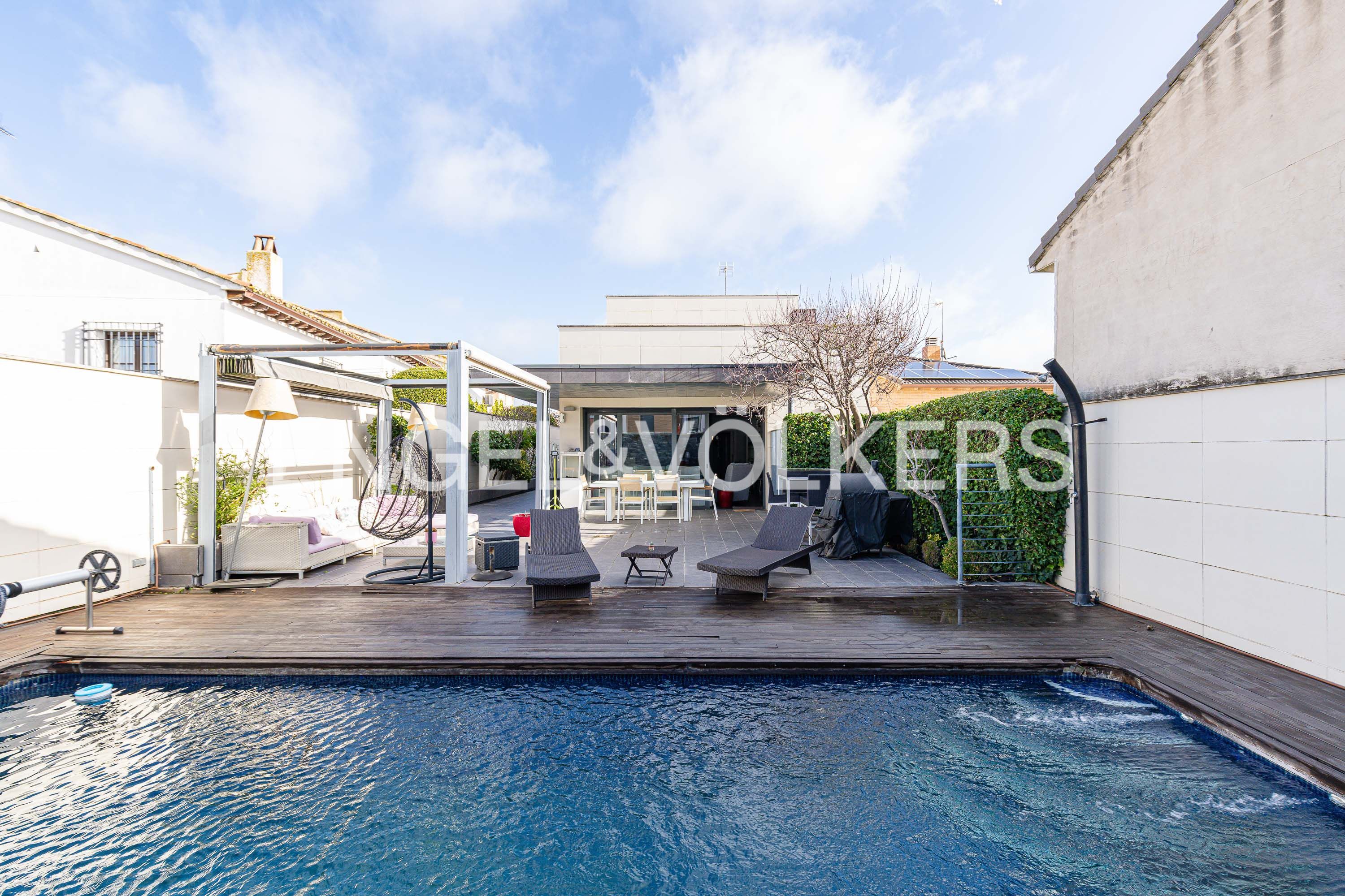 Vista exterior de Casa adosada en venta en Valdemoro con Aire acondicionado, Calefacción y Jardín privado