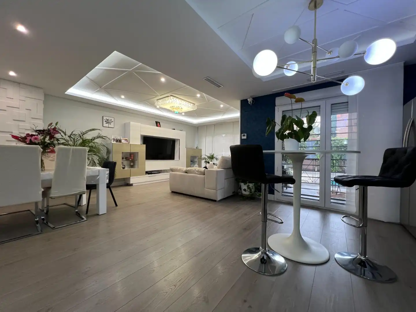 Sala d'estar de Casa o xalet en venda en Rivas-Vaciamadrid amb Aire condicionat, Calefacció i Jardí privat