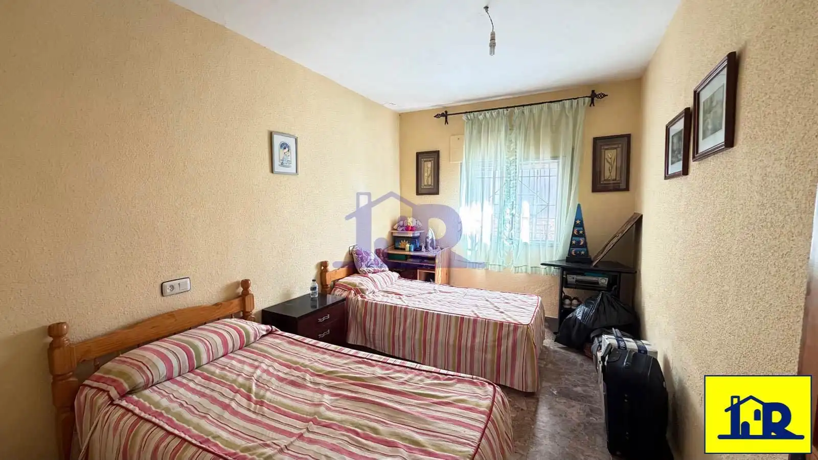 Dormitori de Casa o xalet en venda en Cañada del Hoyo amb Calefacció, Terrassa i Traster