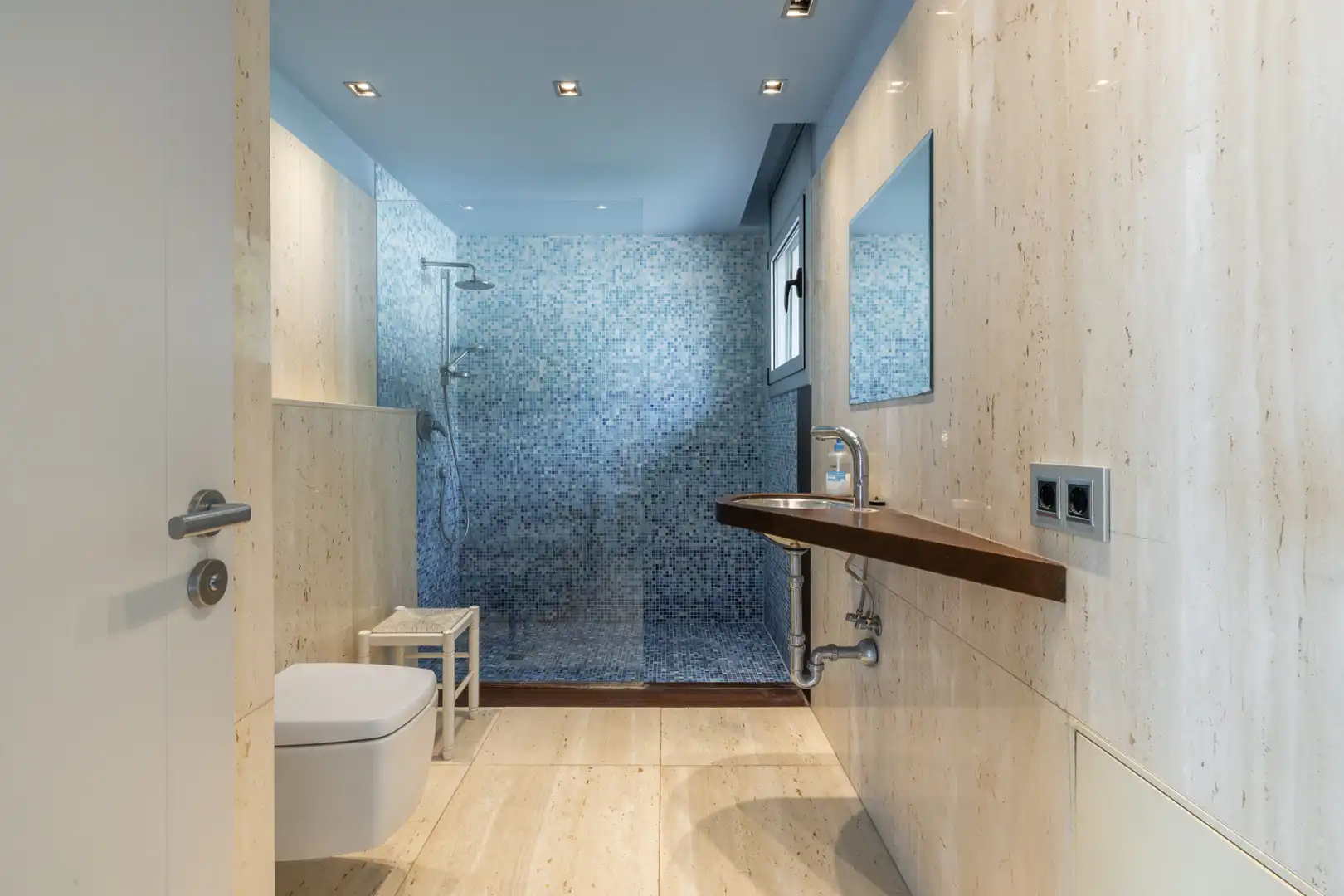 Bathroom of Houses for sale in Cerdanyola del Vallès  with Furnished