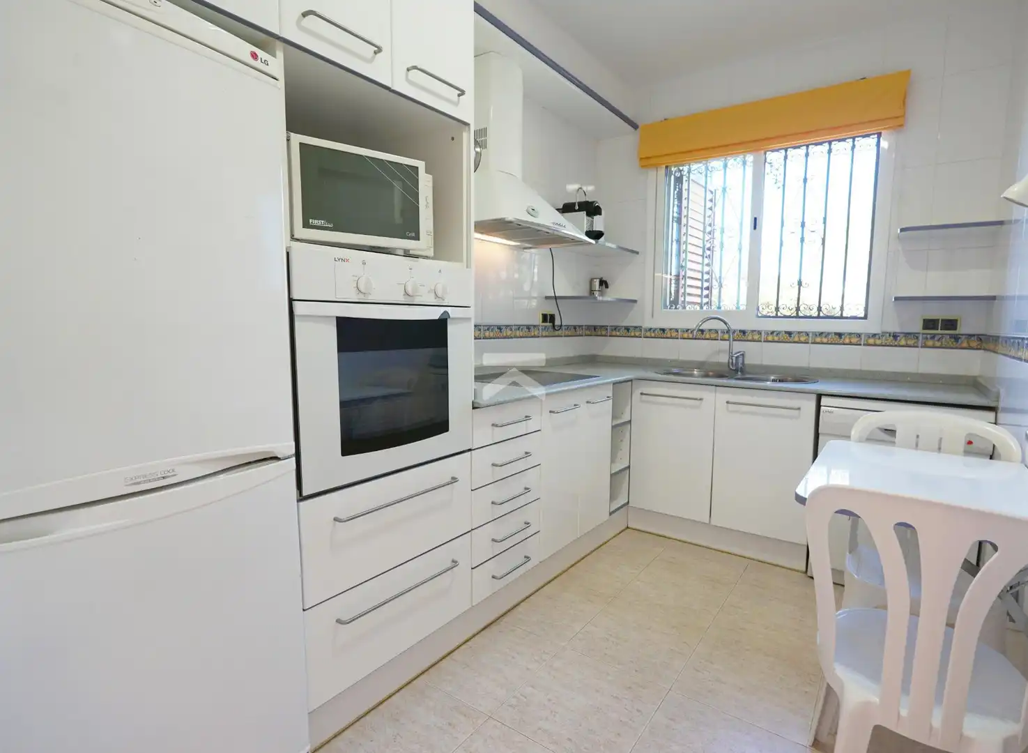 Küche von Haus oder Chalet zum Verkauf in Cambrils mit Klimaanlage, Heizung und Privatgarten