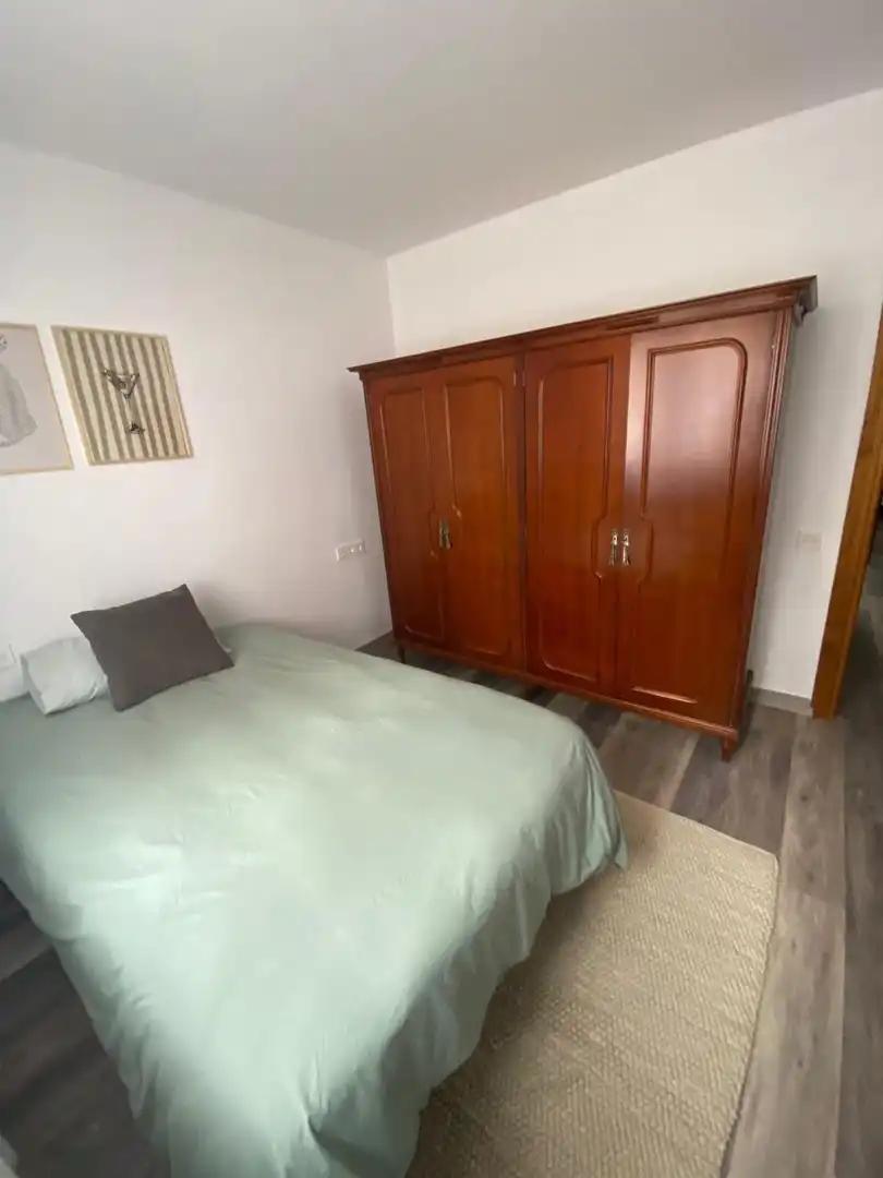 Habitación de Piso de alquiler en Oviedo  con Calefacción