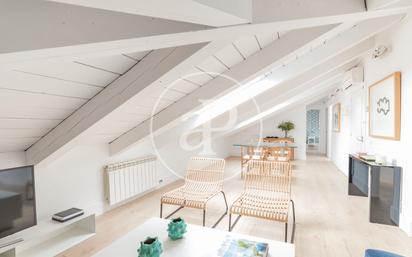 Wohnzimmer von Dachboden miete in  Madrid Capital mit Klimaanlage, Heizung und Möbliert