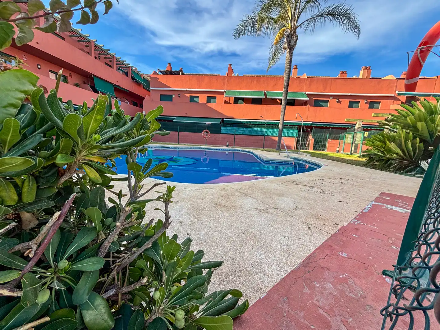 Piscina de Piso en venta en Casares con Aire acondicionado, Calefacción y Amueblado