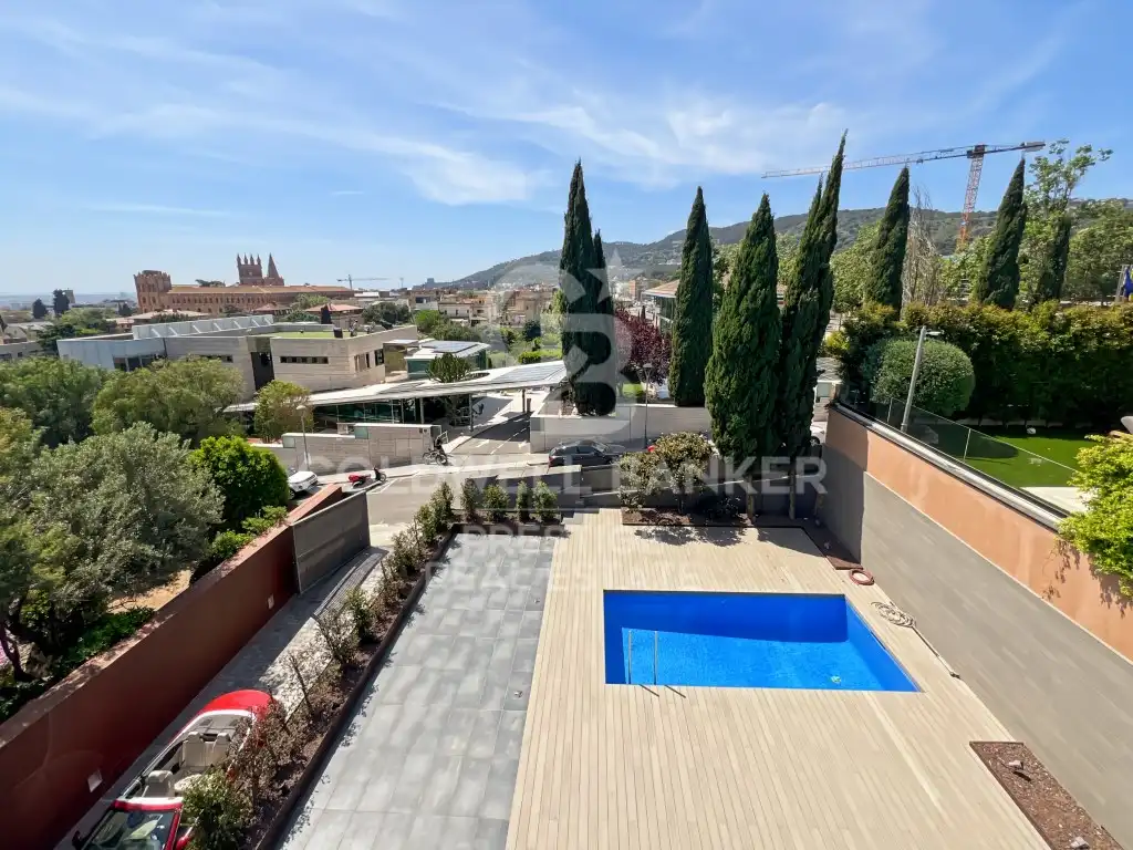 Vista exterior de Casa o chalet en venta en Barcelona con Terraza y Piscina
