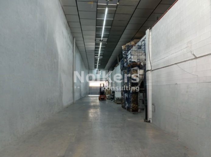 Nau industrial de lloguer a Centre