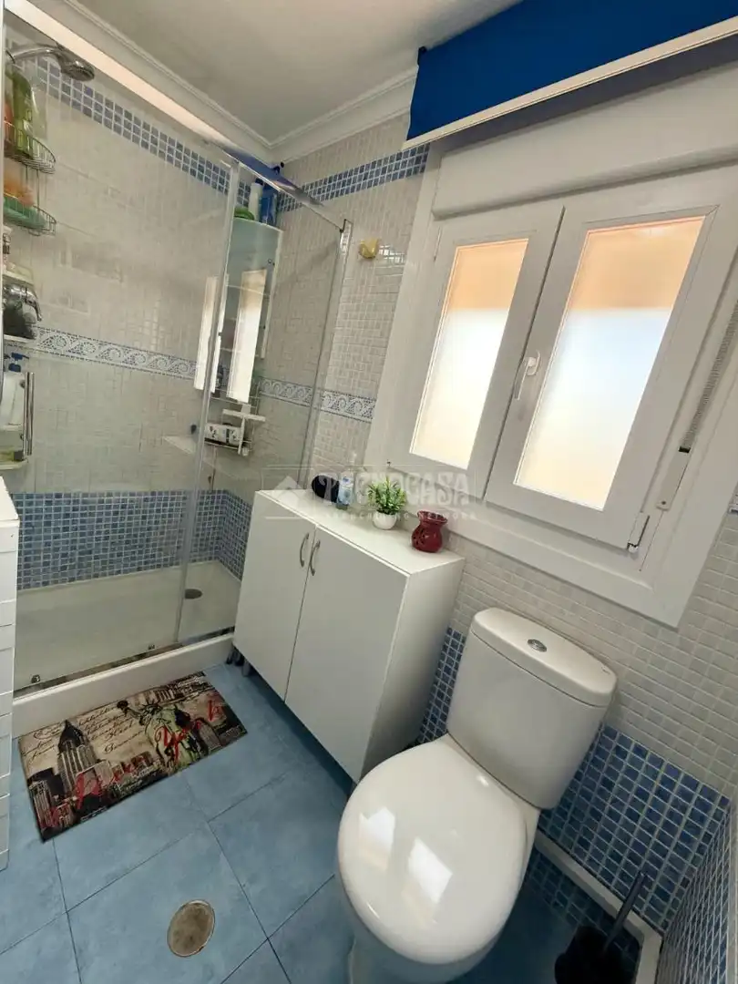 Baño de Piso en venta en Valdepeñas con Aire acondicionado, Calefacción y Trastero