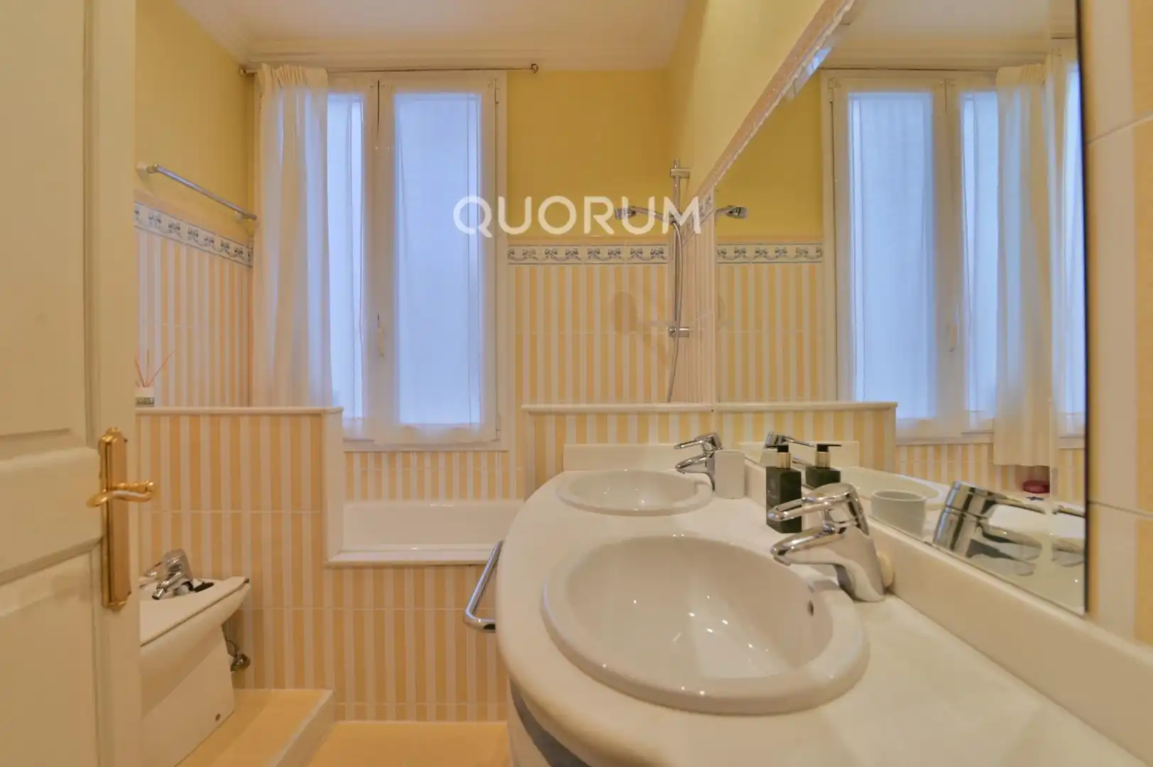 Baño de Piso en venta en Bilbao  con Calefacción y Balcón