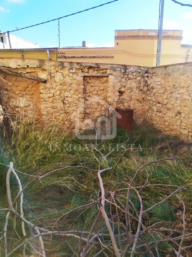 Houses for sale in Requena  with Private garden