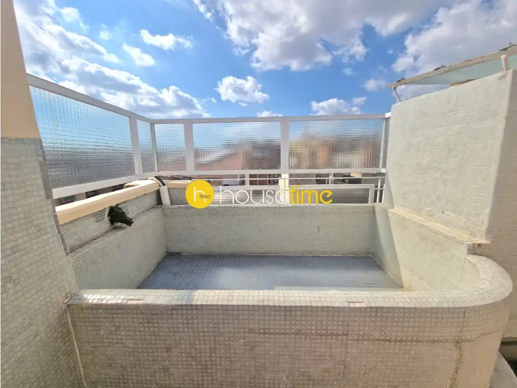 Piscina de Ático en venta en Barcelona