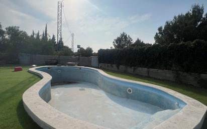 Swimming pool of Land for sale in Reus