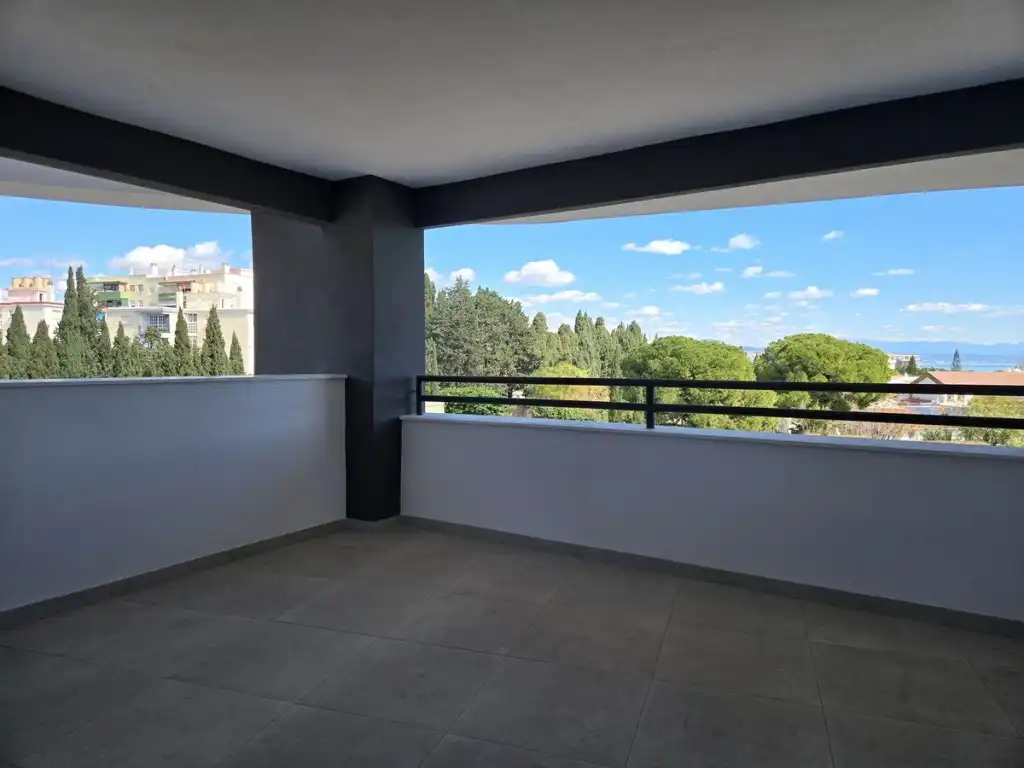 Habitación de Apartamento en venta en Torremolinos con Aire acondicionado, Terraza y Internet