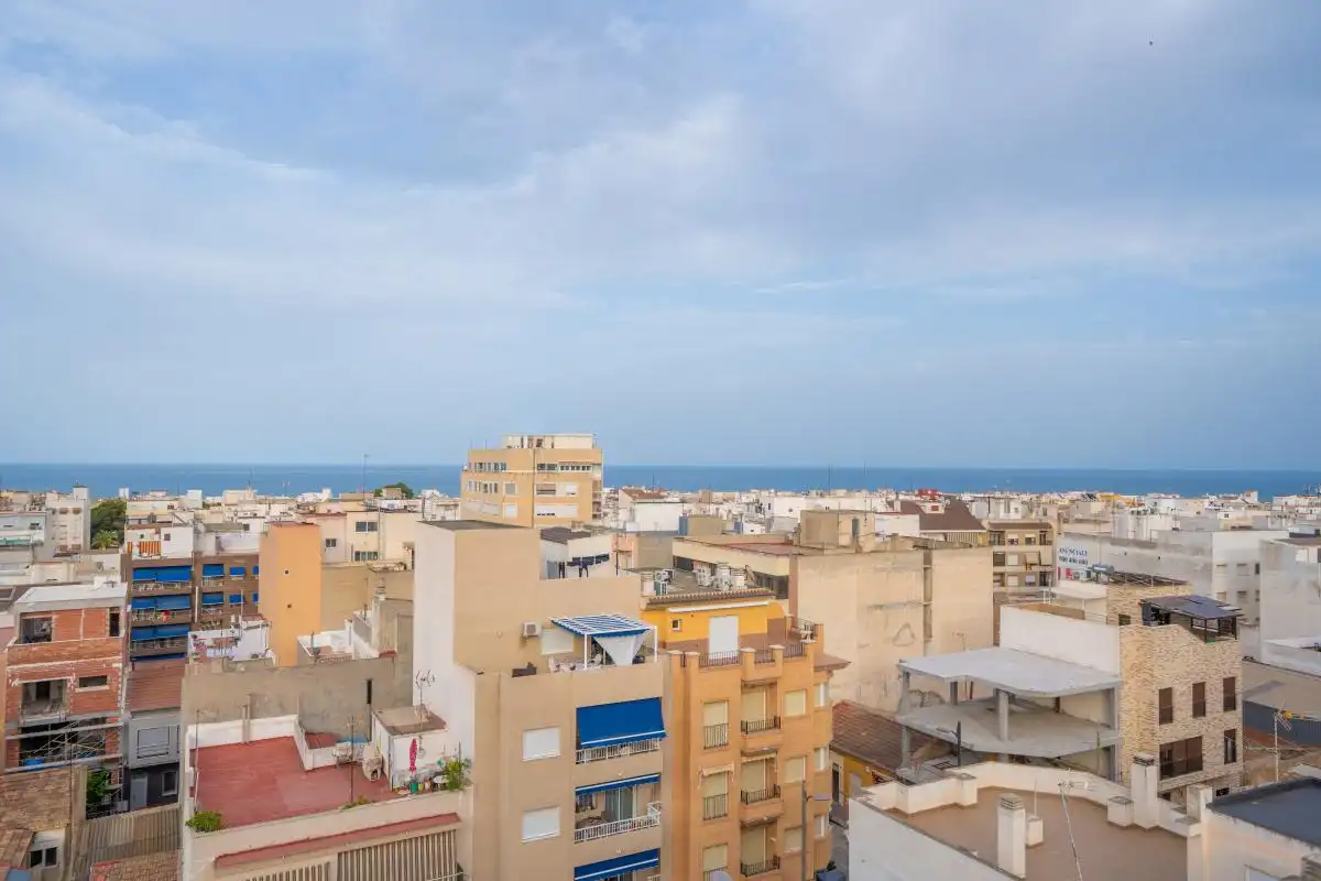 Vista exterior de Ático en venta en Guardamar del Segura con Aire acondicionado, Calefacción y Trastero
