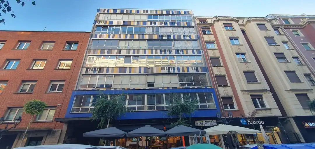 Vista exterior de Oficina de alquiler en Indautxu