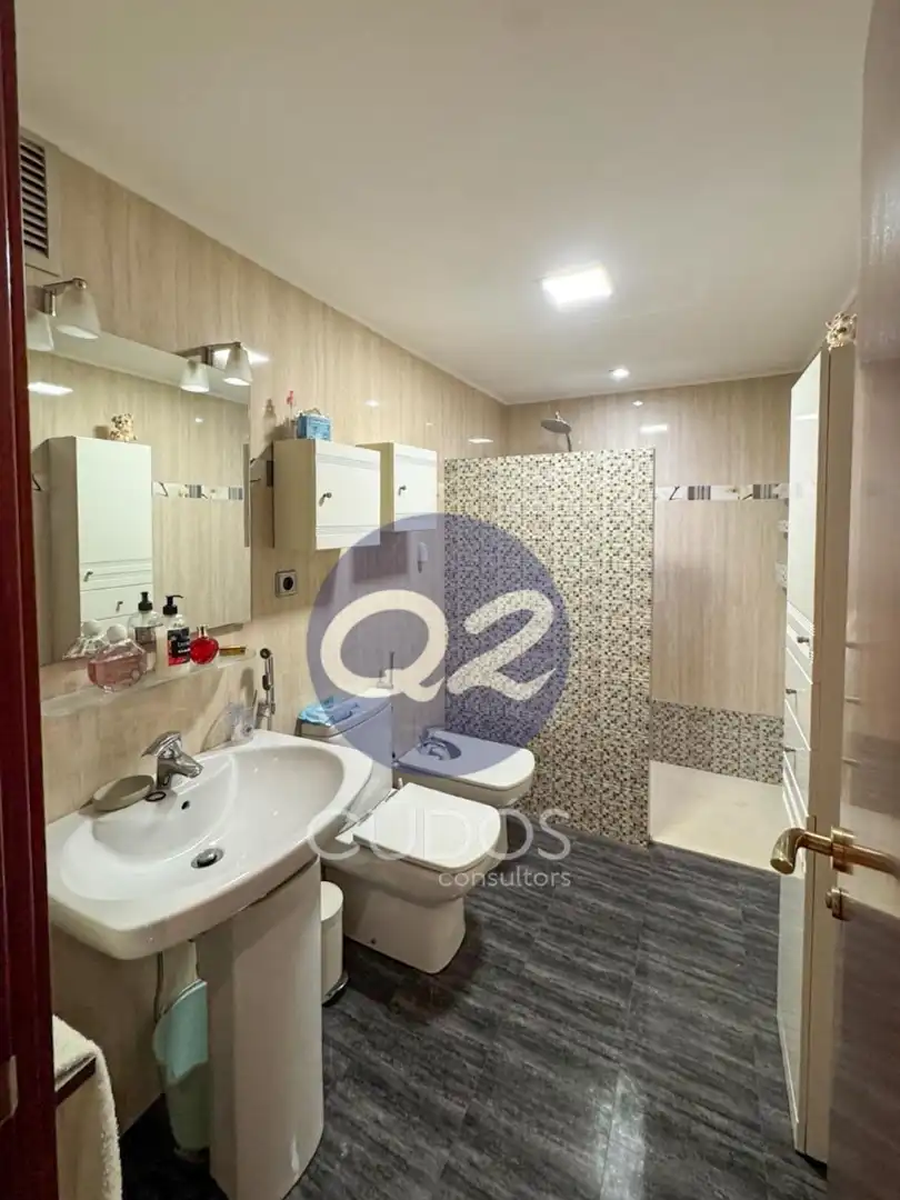 Badezimmer von Wohnung zum Verkauf in Balaguer mit Klimaanlage, Heizung und Abstellraum