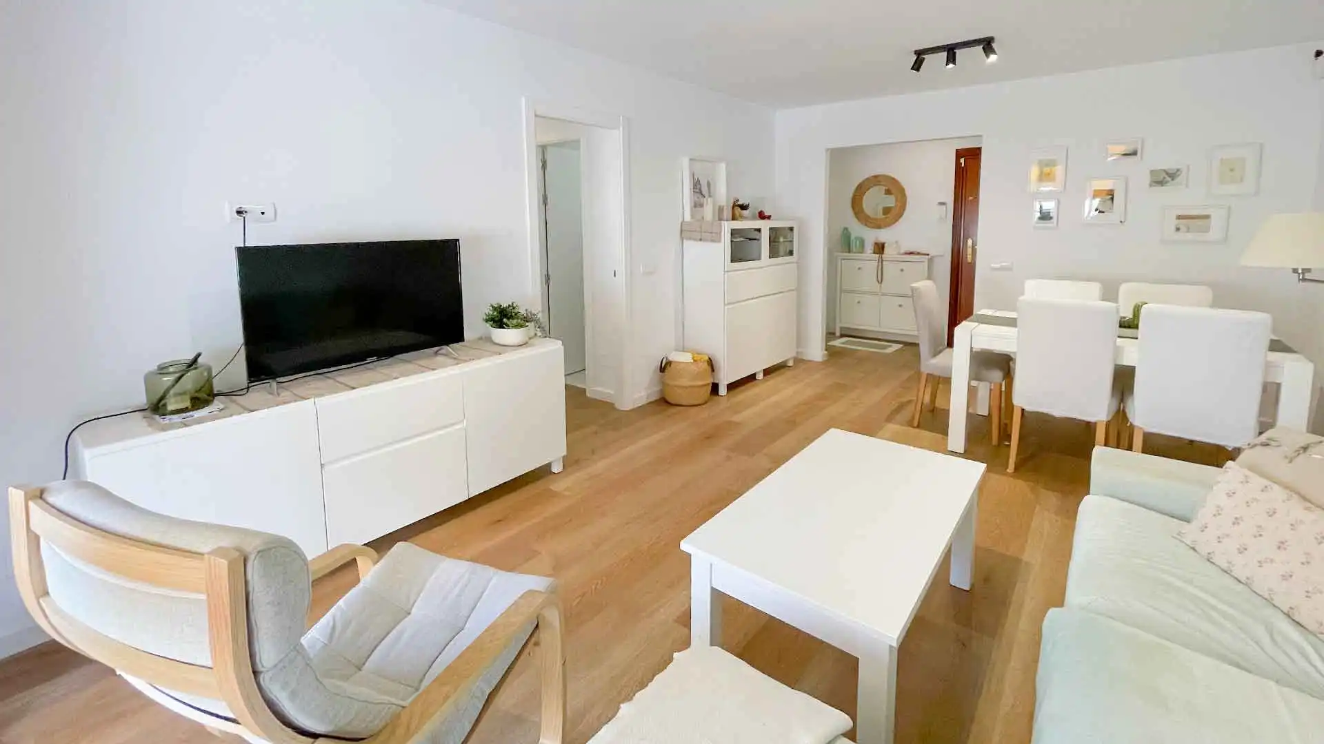 Living room of Apartments for rent in Marbella  with Air Conditioner, Terrace and Storage room