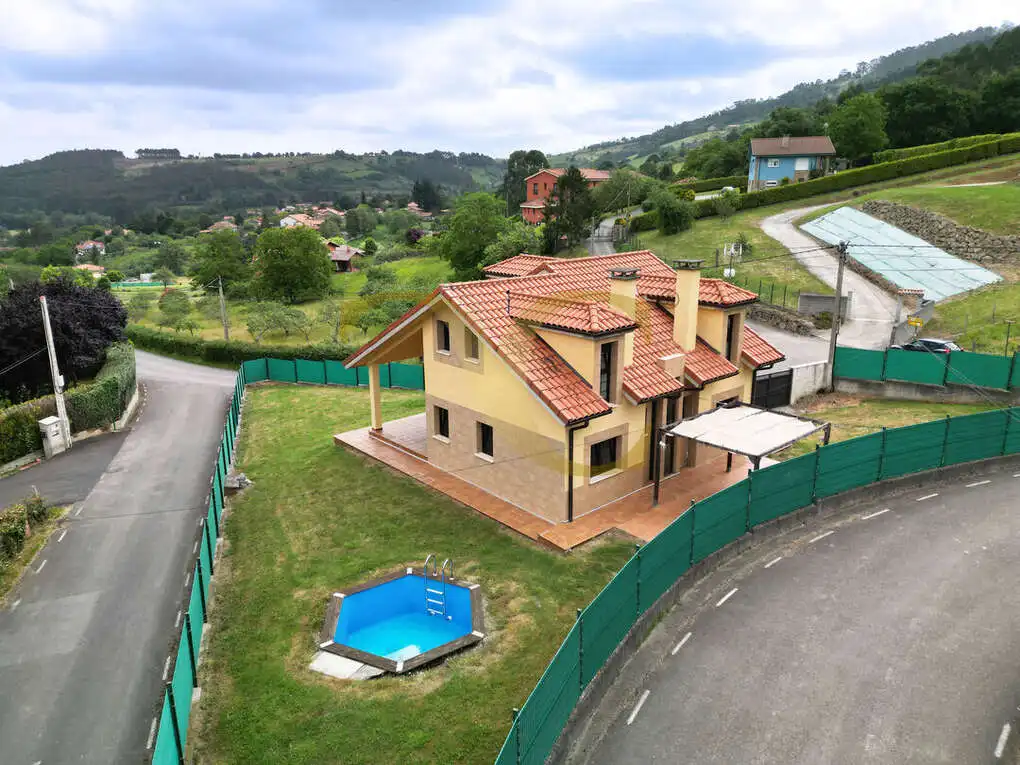 Casa o chalet en venta en Gijón  con Calefacción, Jardín privado y Balcón