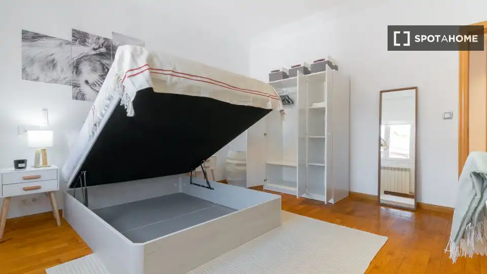 Room in Les Tres Torres