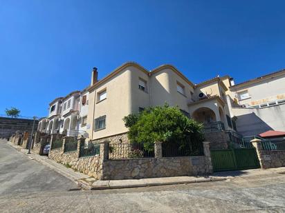 Exterior view of House or chalet for sale in Plasencia  with Air Conditioner, Heating and Private garden