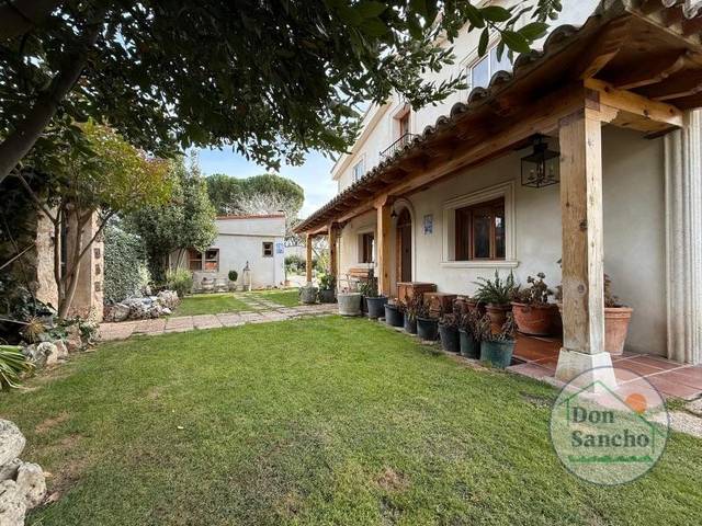 Casa-chalet en Venta en Extrarradio