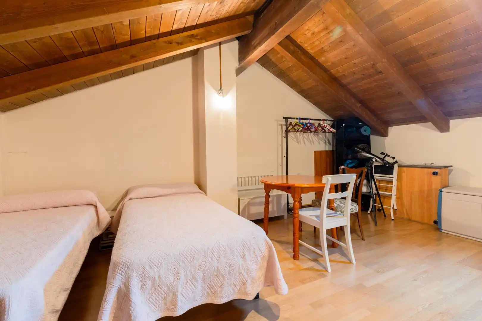 Habitación de Casa adosada en venta en Biescas con Calefacción, Jardín privado y Amueblado