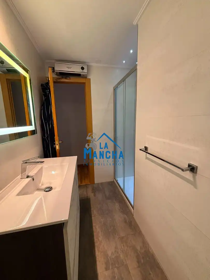 Bathroom of Flat for sale in Albacete  with Air Conditioner, Heating and Furnished