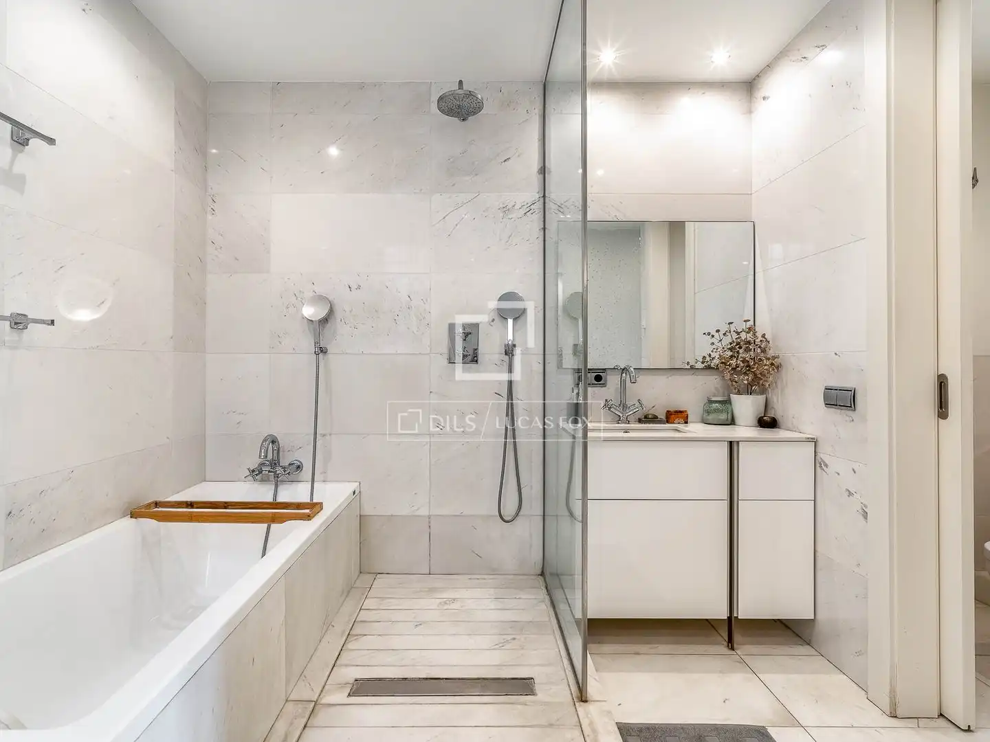 Baño de Ático en venta en Barcelona con Aire acondicionado, Calefacción y Terraza