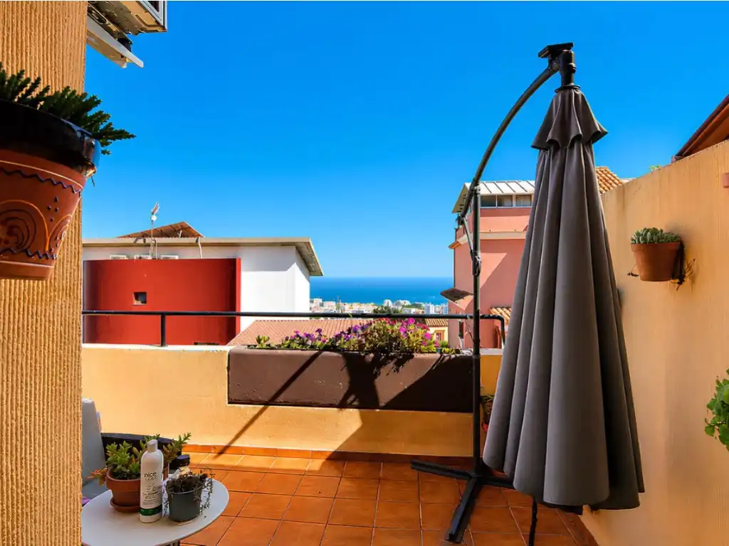 Terraza de Casa adosada en venta en Benalmádena con Aire acondicionado, Jardín privado y Amueblado