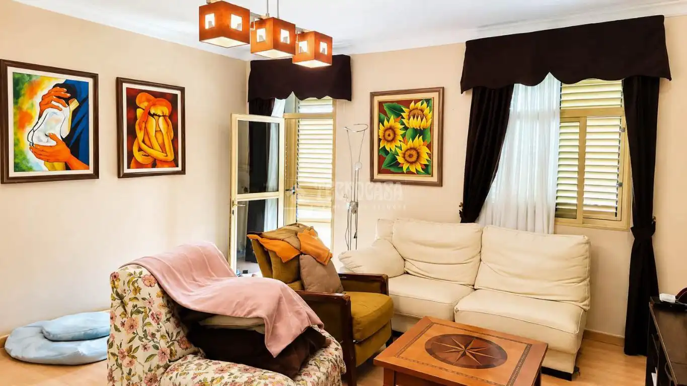 Living room of Flat for sale in Ingenio  with Furnished