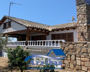 Vista exterior de Finca rústica en venda en Escalona amb Terrassa i Piscina