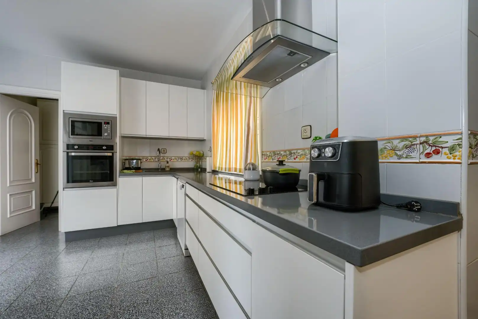 Kitchen of Houses for sale in Tomares  with Air Conditioner, Heating and Private garden