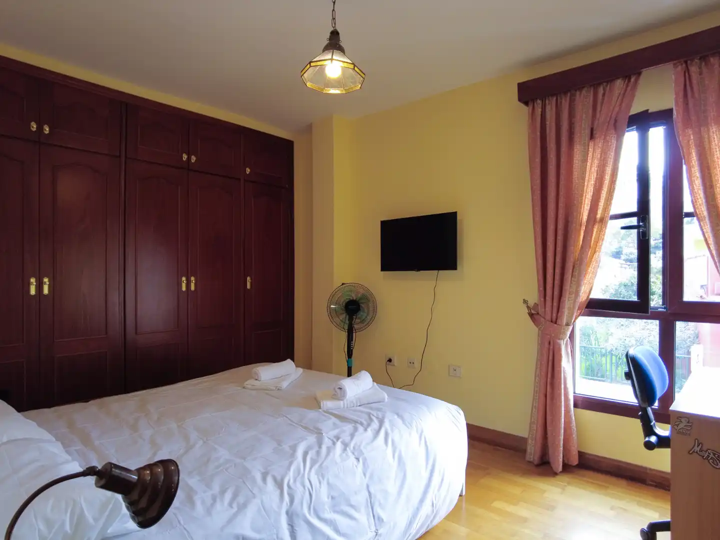 Habitación de Casa adosada de alquiler en La Orotava con Calefacción, Parquet y Amueblado