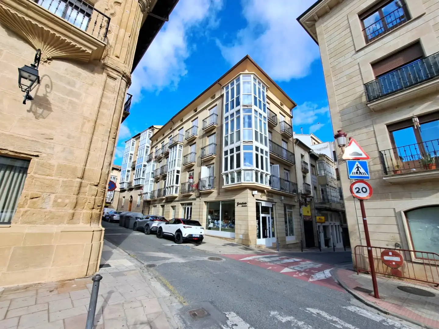 Vista exterior de Estudio en venta en Haro, La Rioja