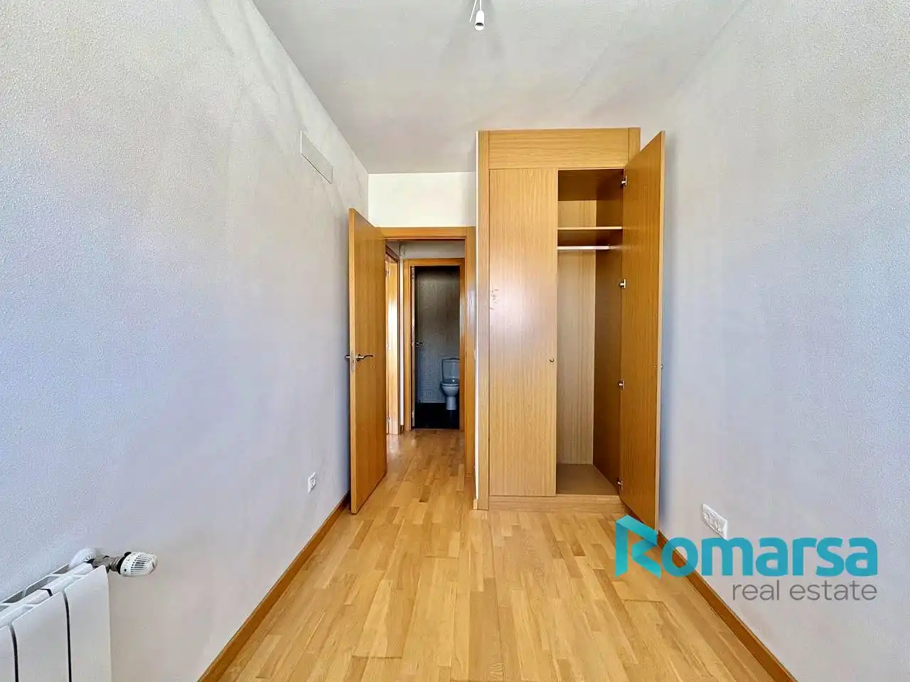 Dormitori de Pis en venda en Ávila amb Calefacció, Parquet i Terrassa