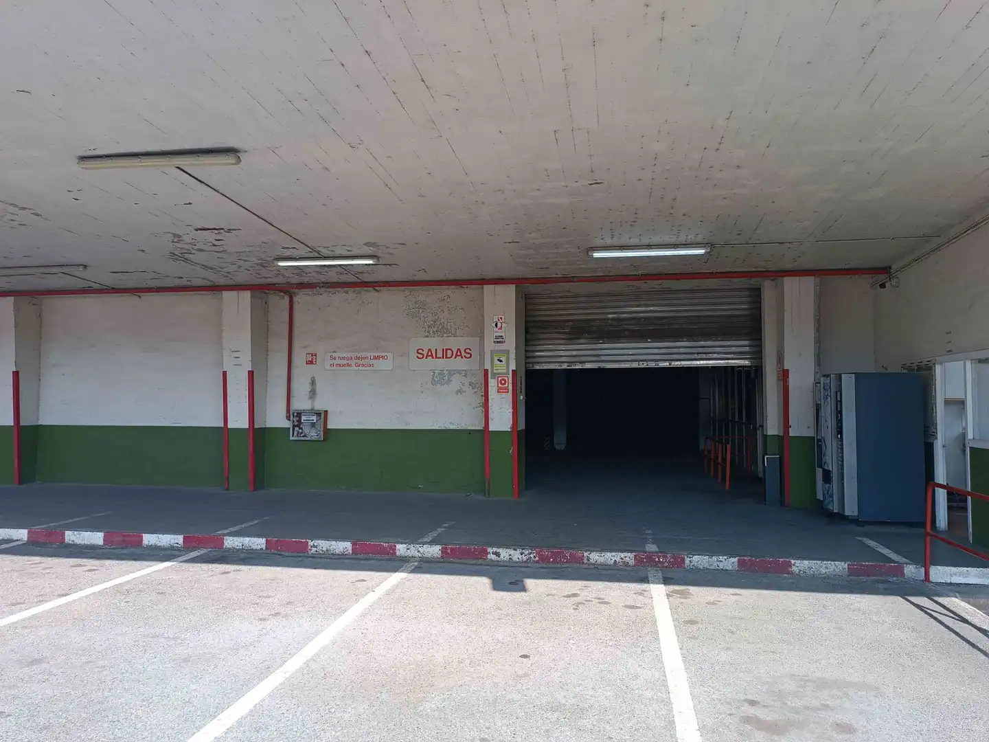 Parking de Nave industrial en venta en Derio