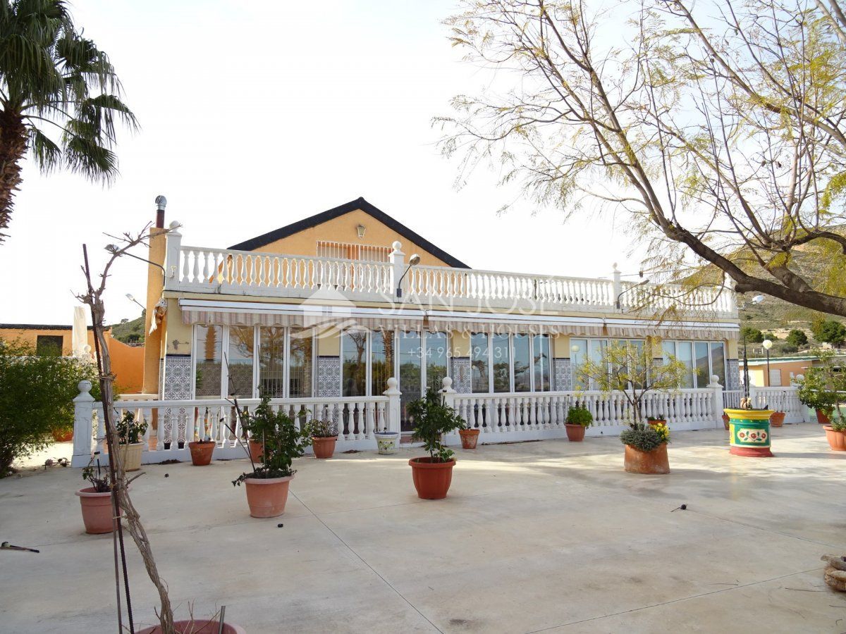 Casa o xalet en venda en Aspe amb Aire condicionat, Calefacció i Jardí privat