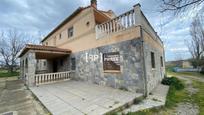 Exterior view of House or chalet for sale in  Lleida Capital  with Terrace and Swimming Pool