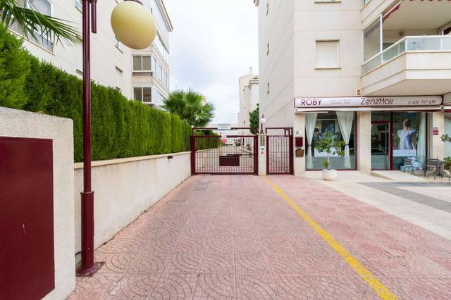 Garaje en Alquiler en L'Albir