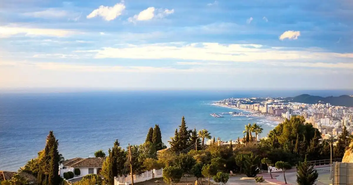 Vista exterior de Apartament de lloguer en Benalmádena amb Aire condicionat, Balcó i Es permeten mascotes
