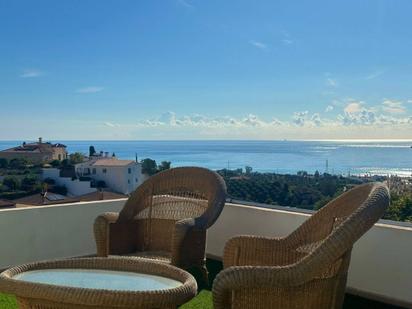 Vista exterior de Casa o xalet en venda en Rincón de la Victoria amb Aire condicionat, Calefacció i Jardí privat