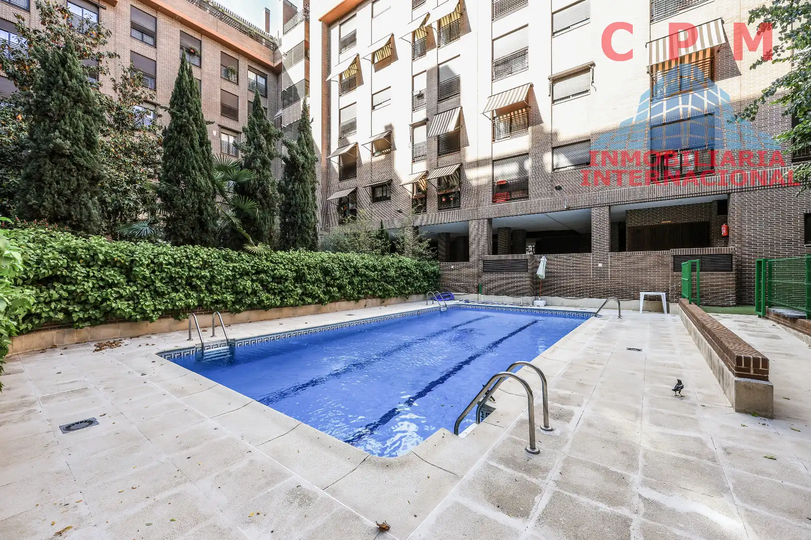 Schwimmbecken von Dachboden zur Miete in Madrid mit Klimaanlage, Heizung und Parkett
