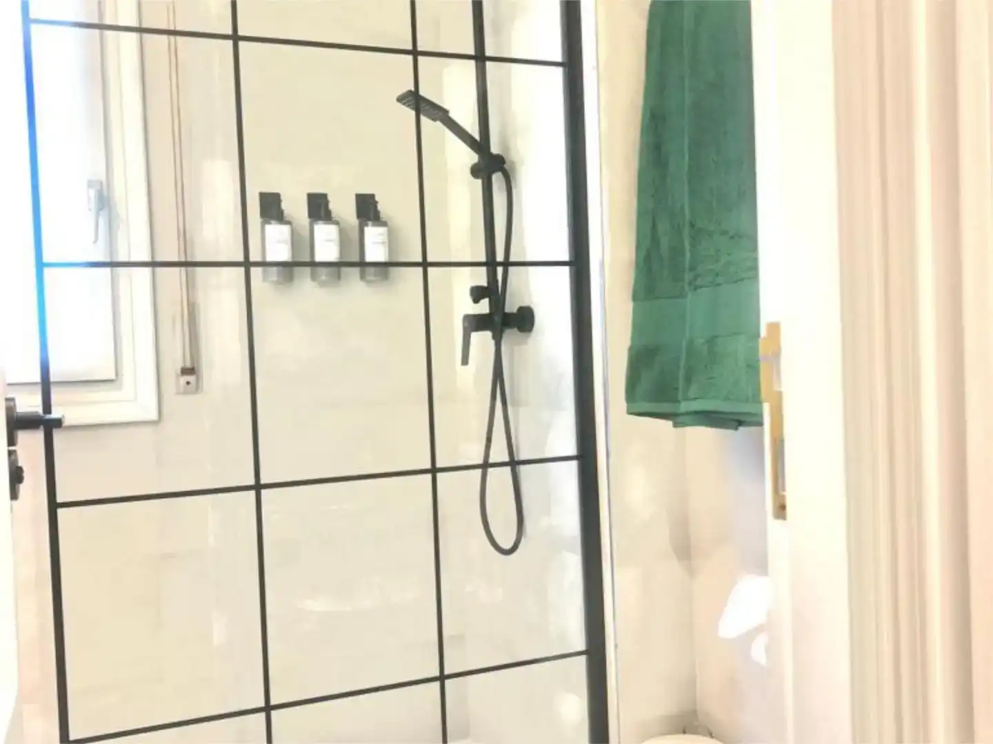 Badezimmer von Wohnung zur Miete in Portugalete mit Balkon