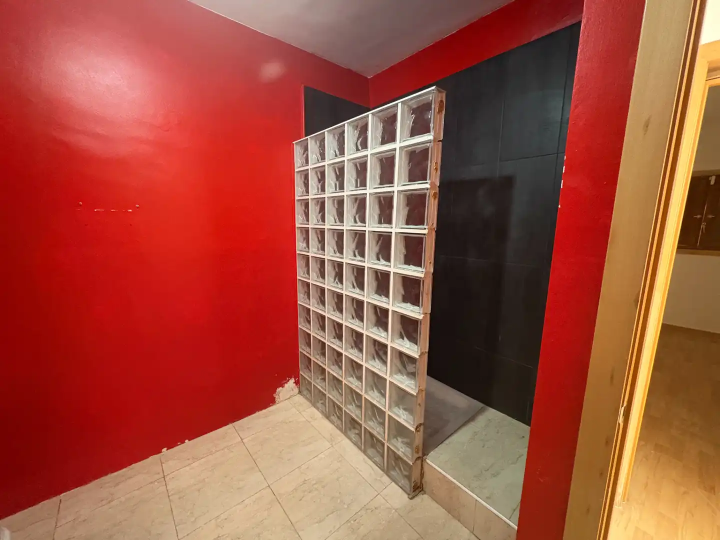 Bathroom of Houses for sale in Artigues - Llefià