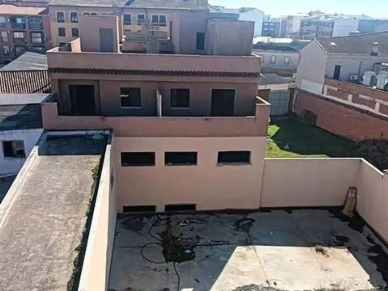 Vista exterior de Edificio en venta en Ocaña