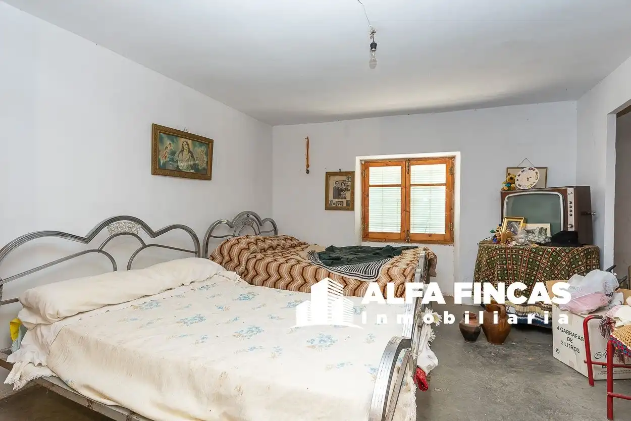 Vista exterior de Casa o xalet en venda en El Provencio   amb Jardí privat