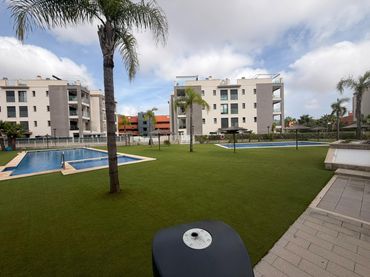 Appartement compact avec piscine à vendre à Orihuela Costa